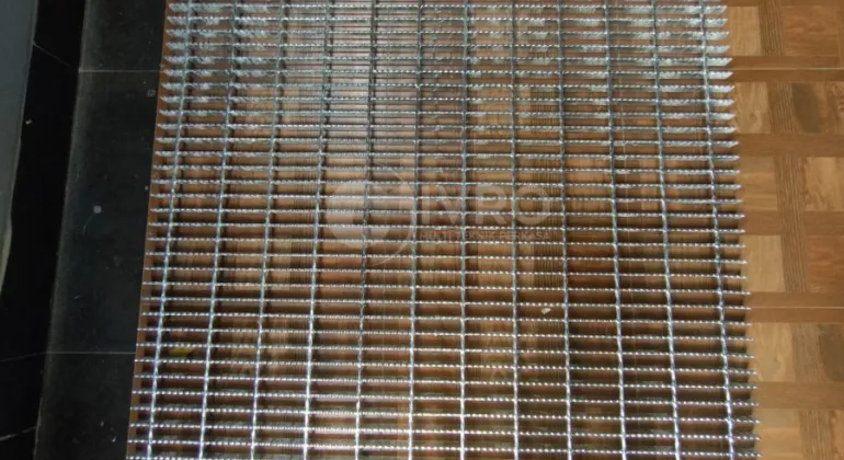 Ketahanan Steel Grating Terhadap Beban Berat