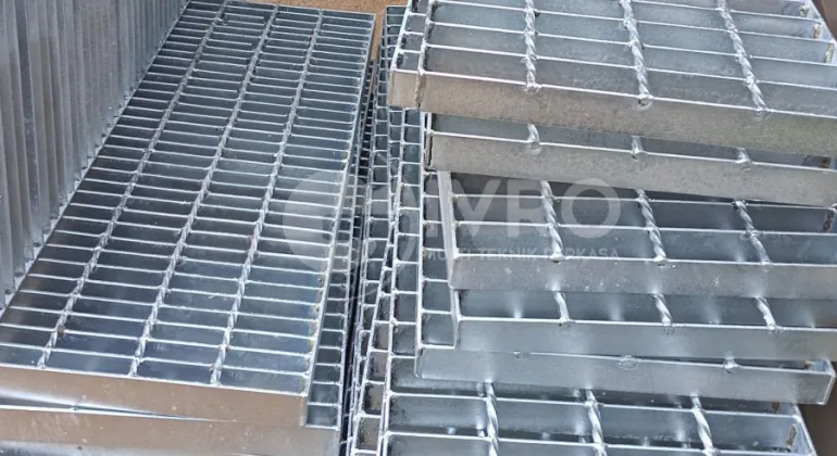 Penggunaan Steel Grating pada Pembangunan Gedung Tinggi